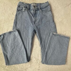 Abercrombie & Fitch women’s Light Blue High Rise Jeans 90’s relaxed 27/s